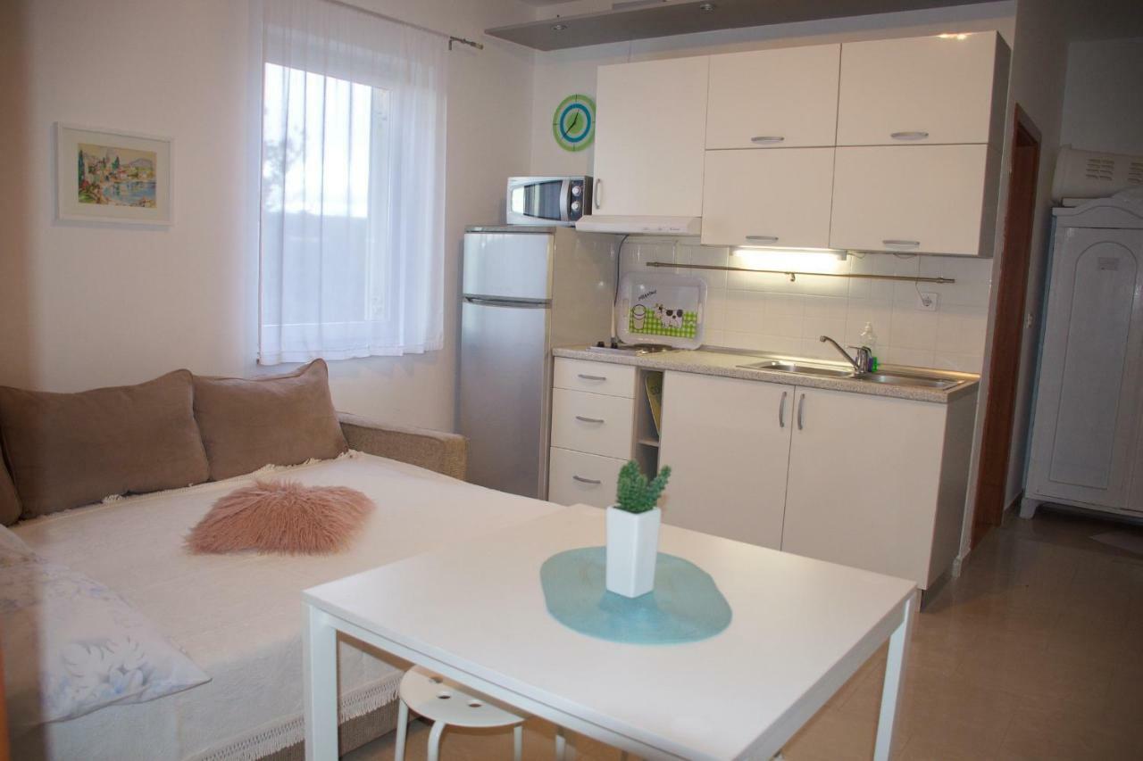 Babe Beach Apartment Novalja Exterior photo